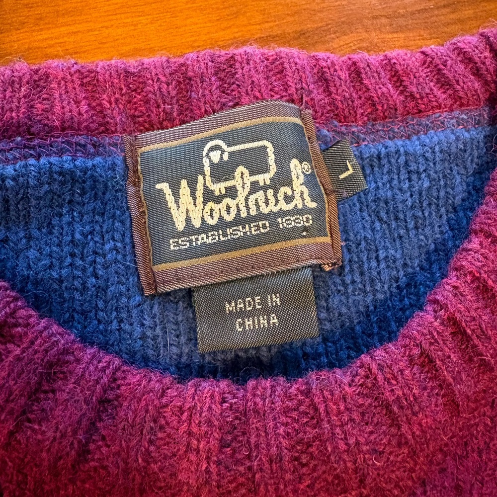 Vtg Woolrich woman's wool sweater Beautiful raspberry color! L